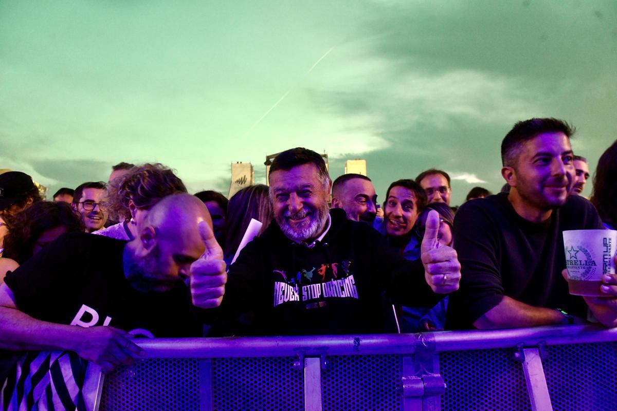 Todas las imágenes de la actuación de Bloc Party en el Warm Up