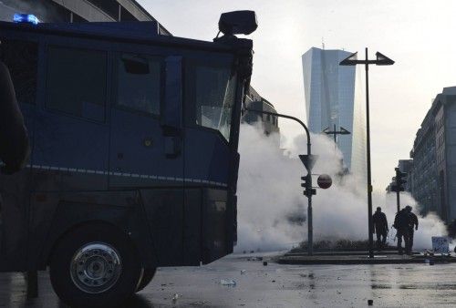 PROTESTA DE BLOCKUPY ANTE LA SEDE DEL BCE