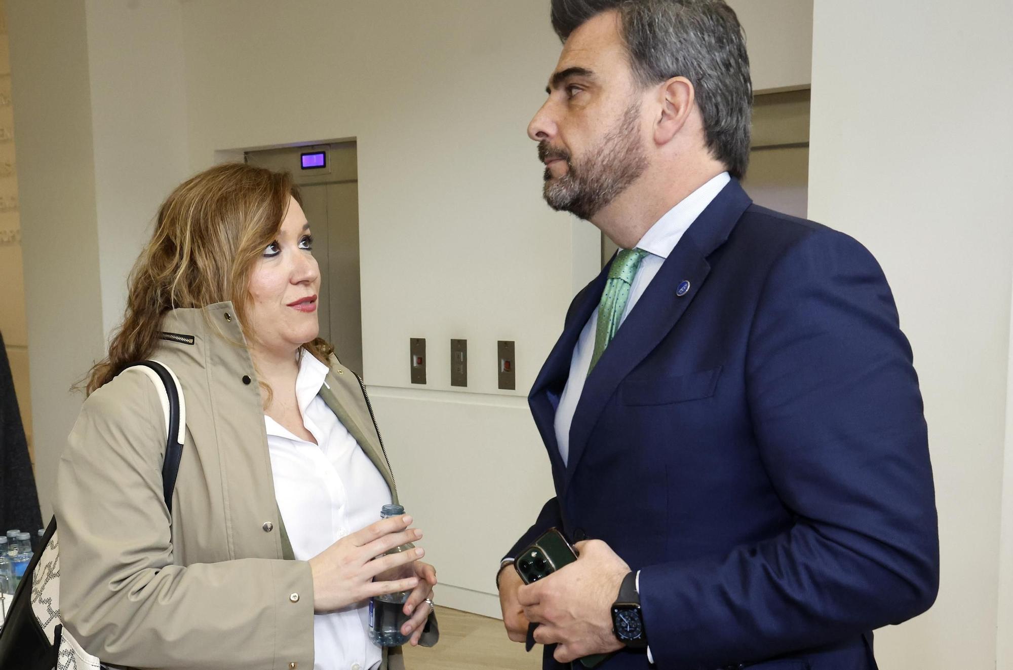 El poder político y empresarial se cita en Santiago