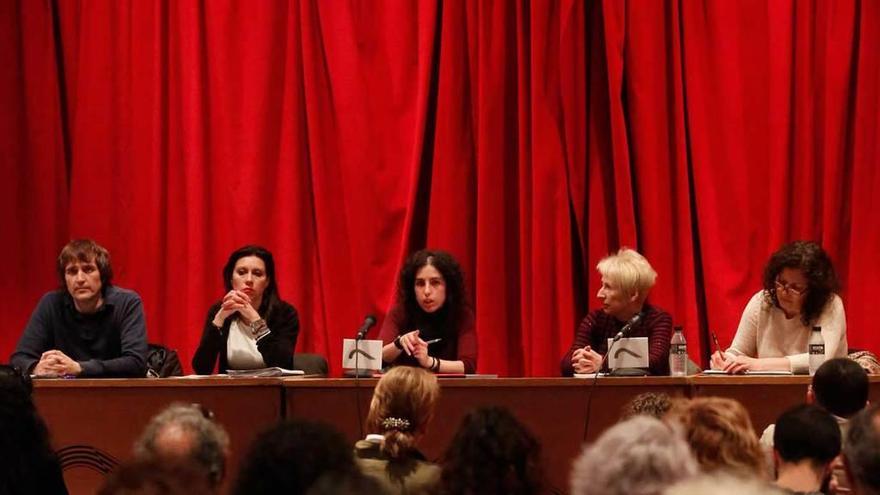 La desprivatización de servicios, a debate en la Casa de Cultura