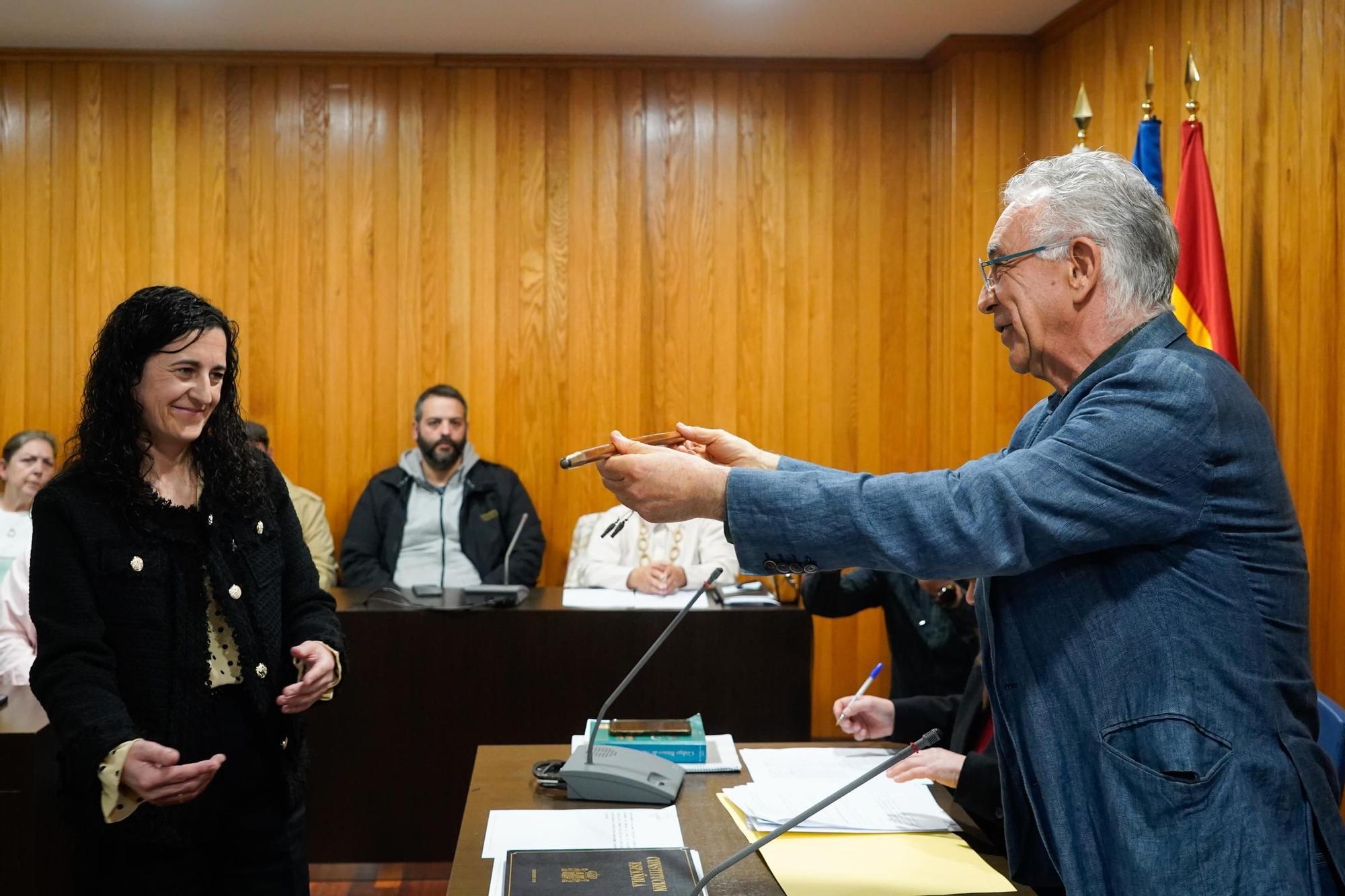 María Pan toma posesión como primera alcaldesa de Cambre