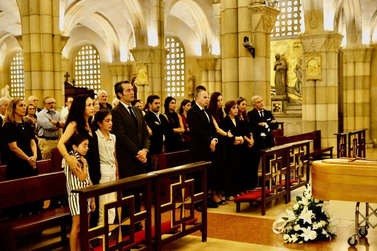 Gijón se emociona en el último adiós a Novoa