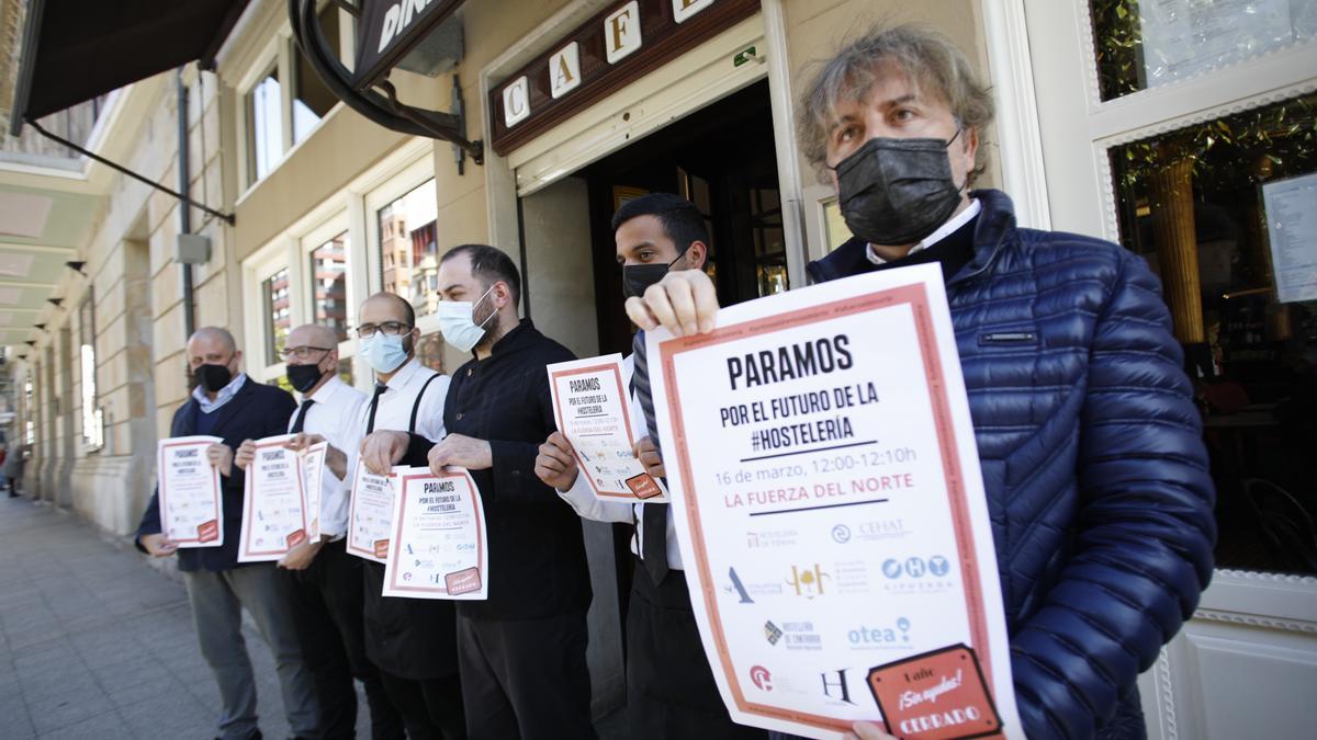 Así fue el parón reivindicativo de los hosteleros gijoneses: "Necesitamos  un plan de rescate, no parches" - La Nueva España