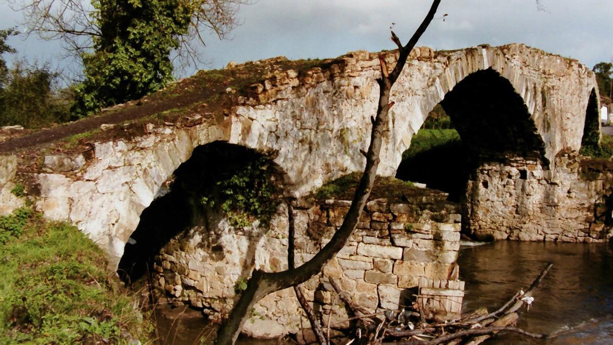 Puente viejo de Lugones