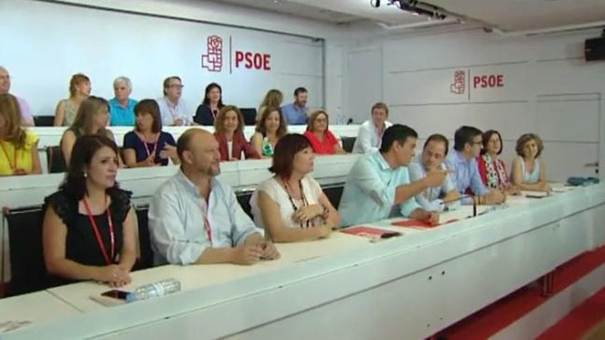 La mayoría del grupo parlamentario del PSOE, contra Sánchez