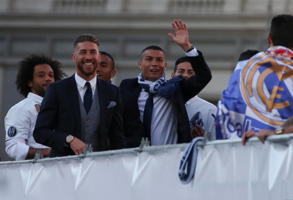 El Real Madrid celebra la duodécima con su afición