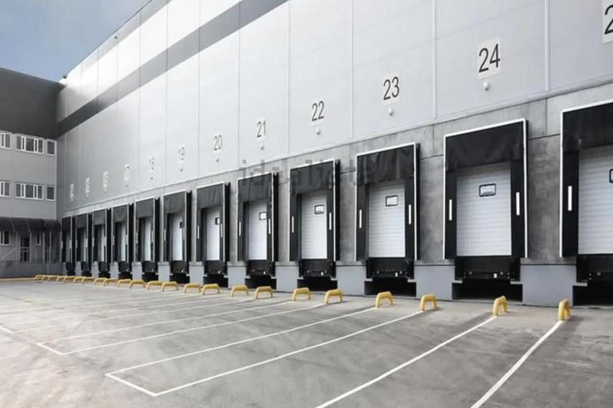 La nave logística en venta tiene 6.000 metros cuadrados de superficie y cuesta 4 millones de euros.