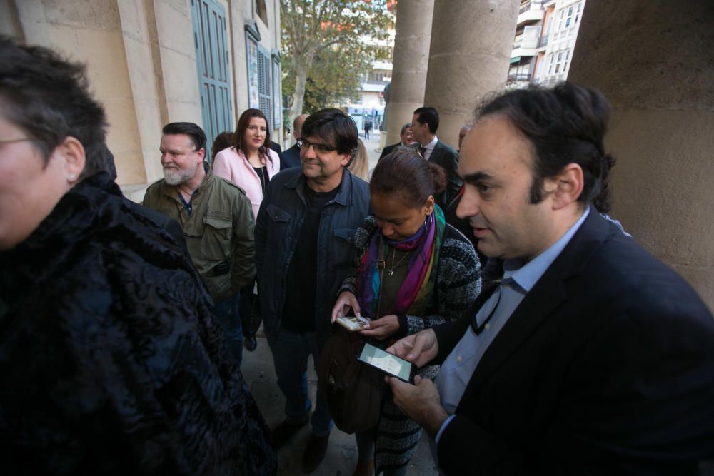 La Generalitat en pleno celebra en Alicante las cuatro décadas de la Carta Magna con un acto institucional en el Teatro Principal que llega en medio de los ataques al modelo territorial y de la alerta ultra.