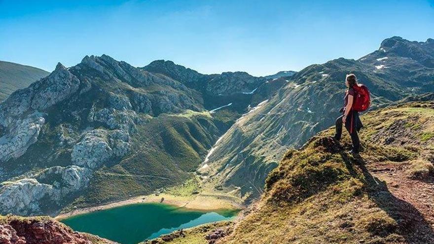 Ni Llanes, ni Cudillero: el pueblo con el lago más grande de Asturias que saldrá en una de las sagas más taquilleras en la historia del cine