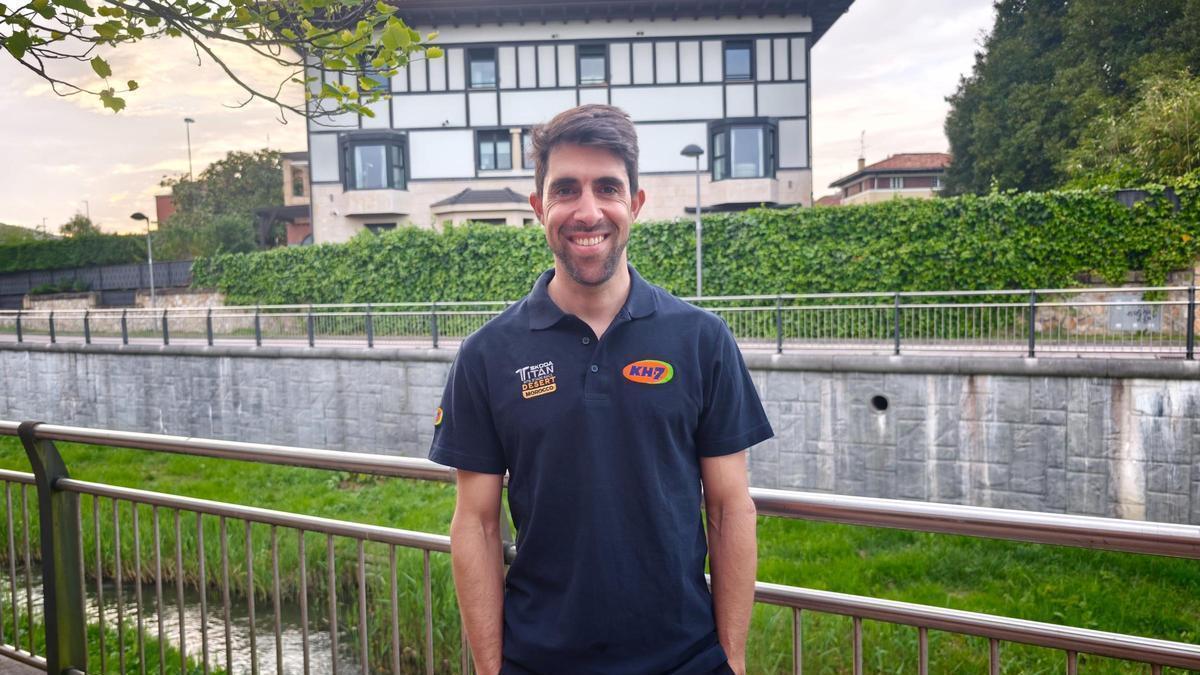 Jonathan Castroviejo cambia la carretera por el desierto: correrá la Titan Desert 2026