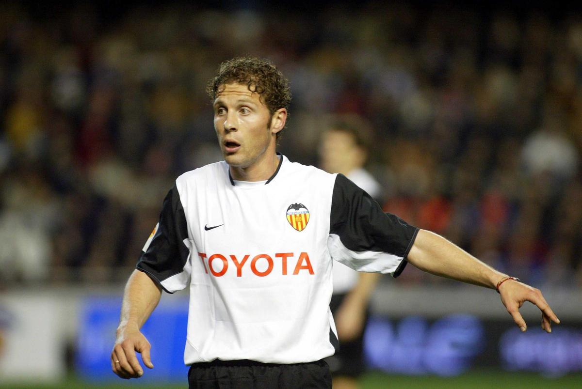Curro Torres, con el Valencia el año del doblete (2004)