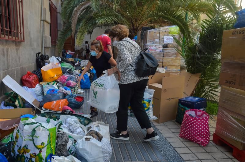 Recogida de ayuda para los damnificado de La Palma en UGT