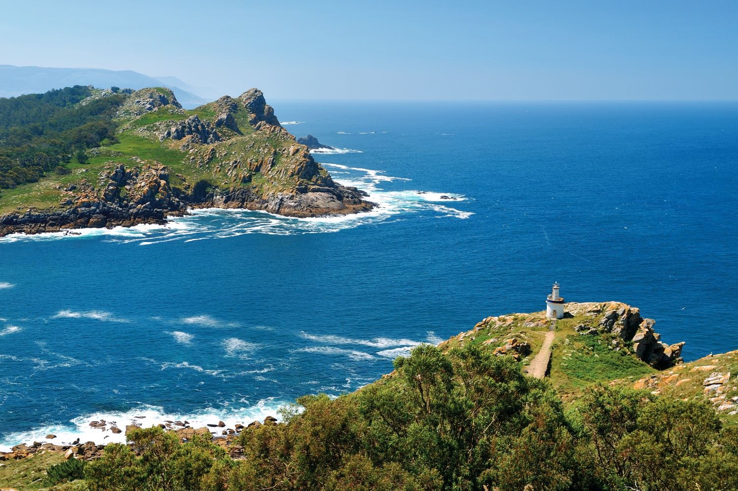 Entre faros por las islas Cíes, Vigo
