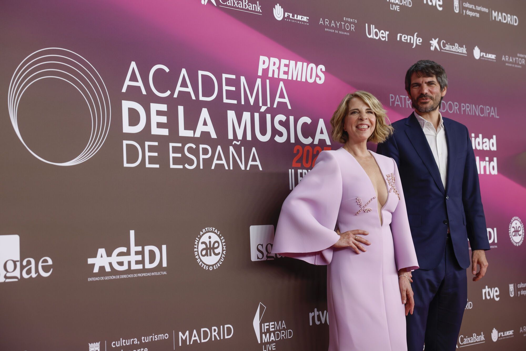 El ministro de Cultura, Ernest Urtasun y la cantante Soledad Giménez a su llegada a la II Edición de los premios de la Academia de la Música de España este miércoles, en Madrid. EFE/ Juanjo Martín