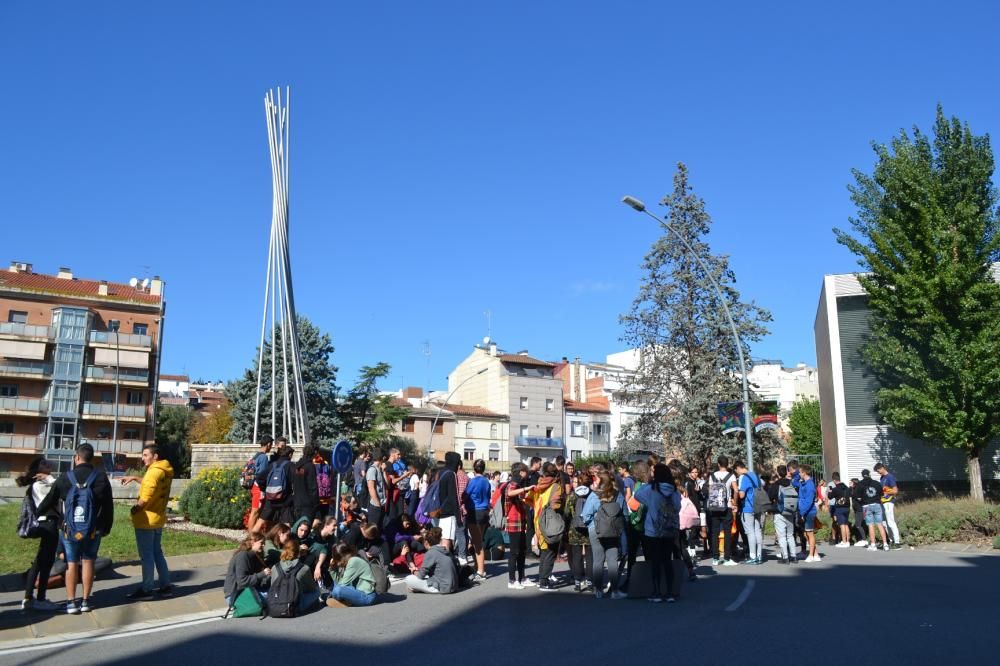 Els estudiants buiden les aules i tornen a tallar el trànsit a Manresa