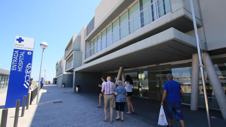 Sanidad cierra las consultas en Gandia y atenderá a los pacientes por teléfono