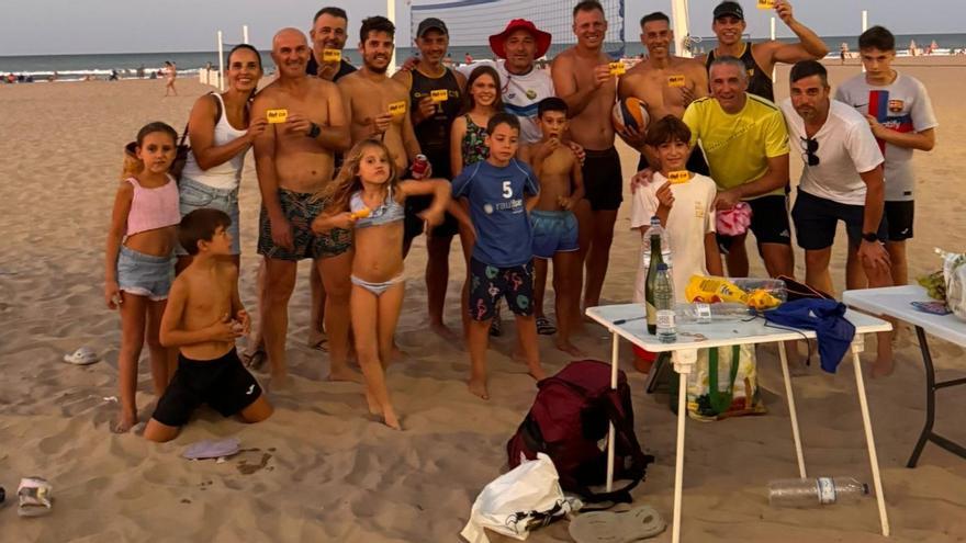 El Club Voleibol Arenas cierra la temporada estival con el tradicional torneo de veteranos Earlyna