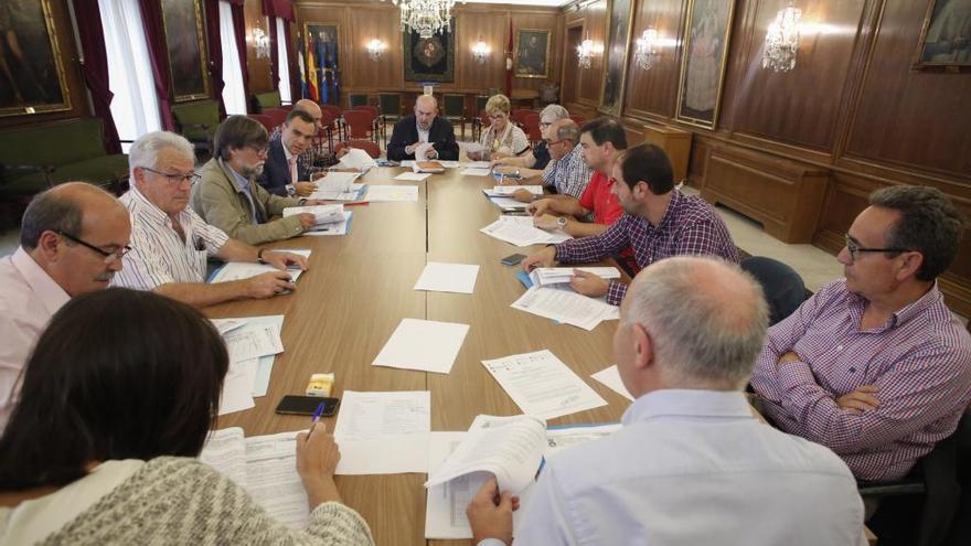 Reunión de los integrantes del Consorcio, en el anterior mandato.