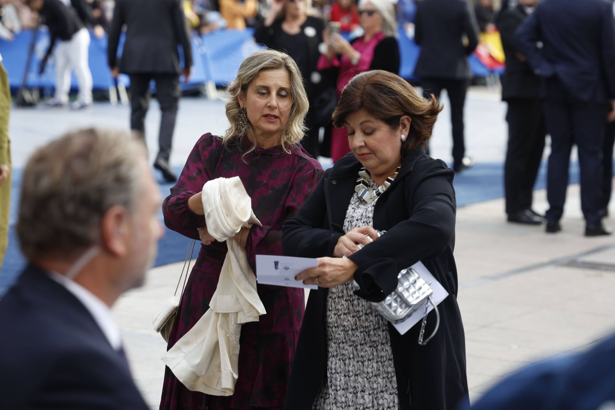 Así fue la llegada de los invitados a los premios "Princesa de Asturias" y su paso por la alfombra azul