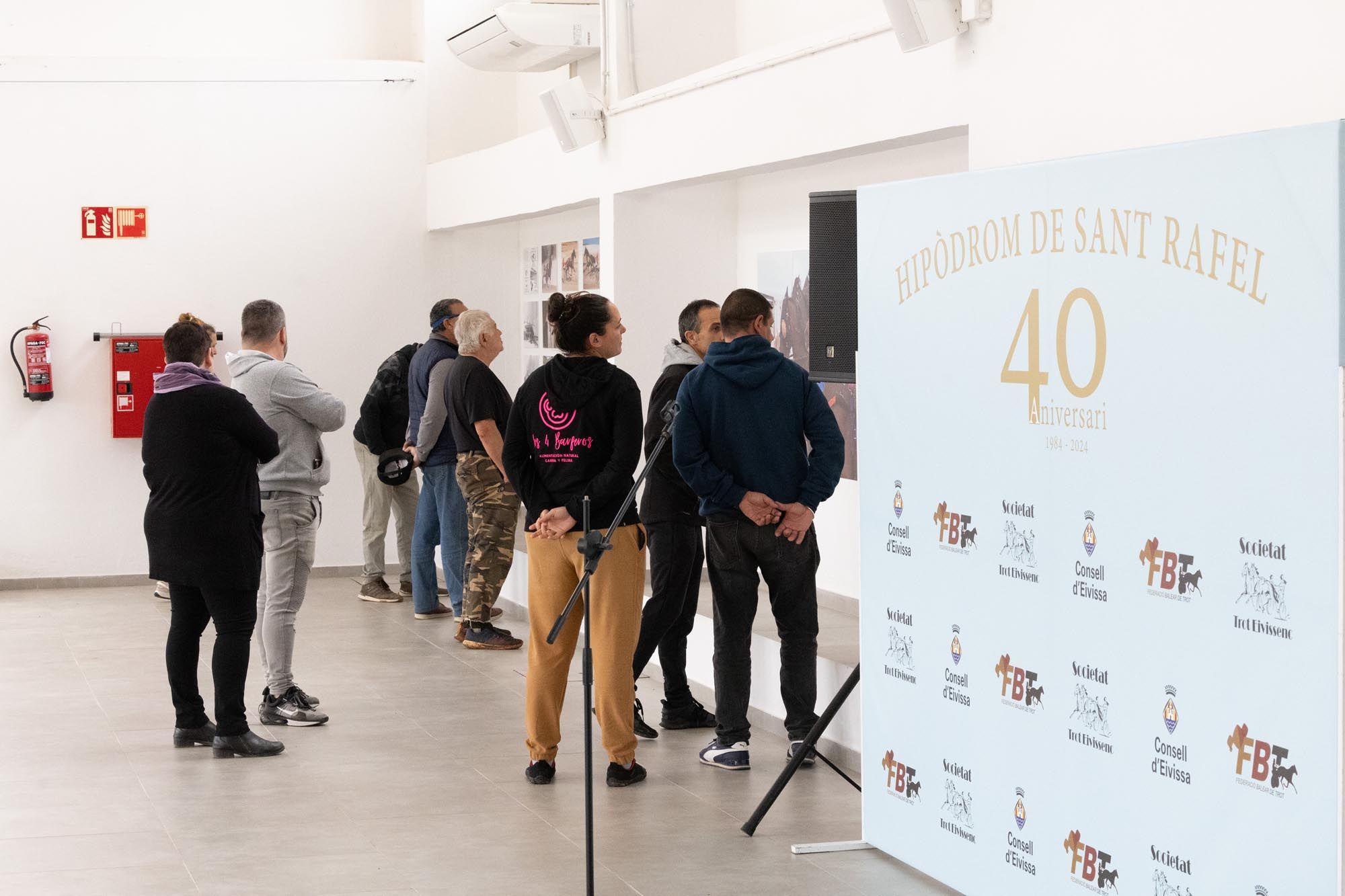 Exposición fotográfica del 40 aniversario del hipódromo de Sant Rafel