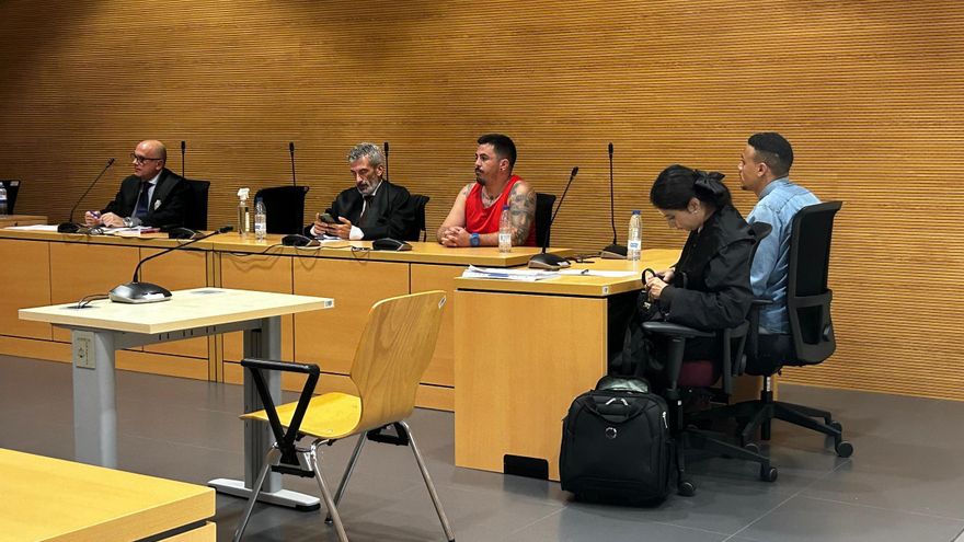 El jurado absuelve a uno de los acusados del homicidio en un fumadero de Lanzarote