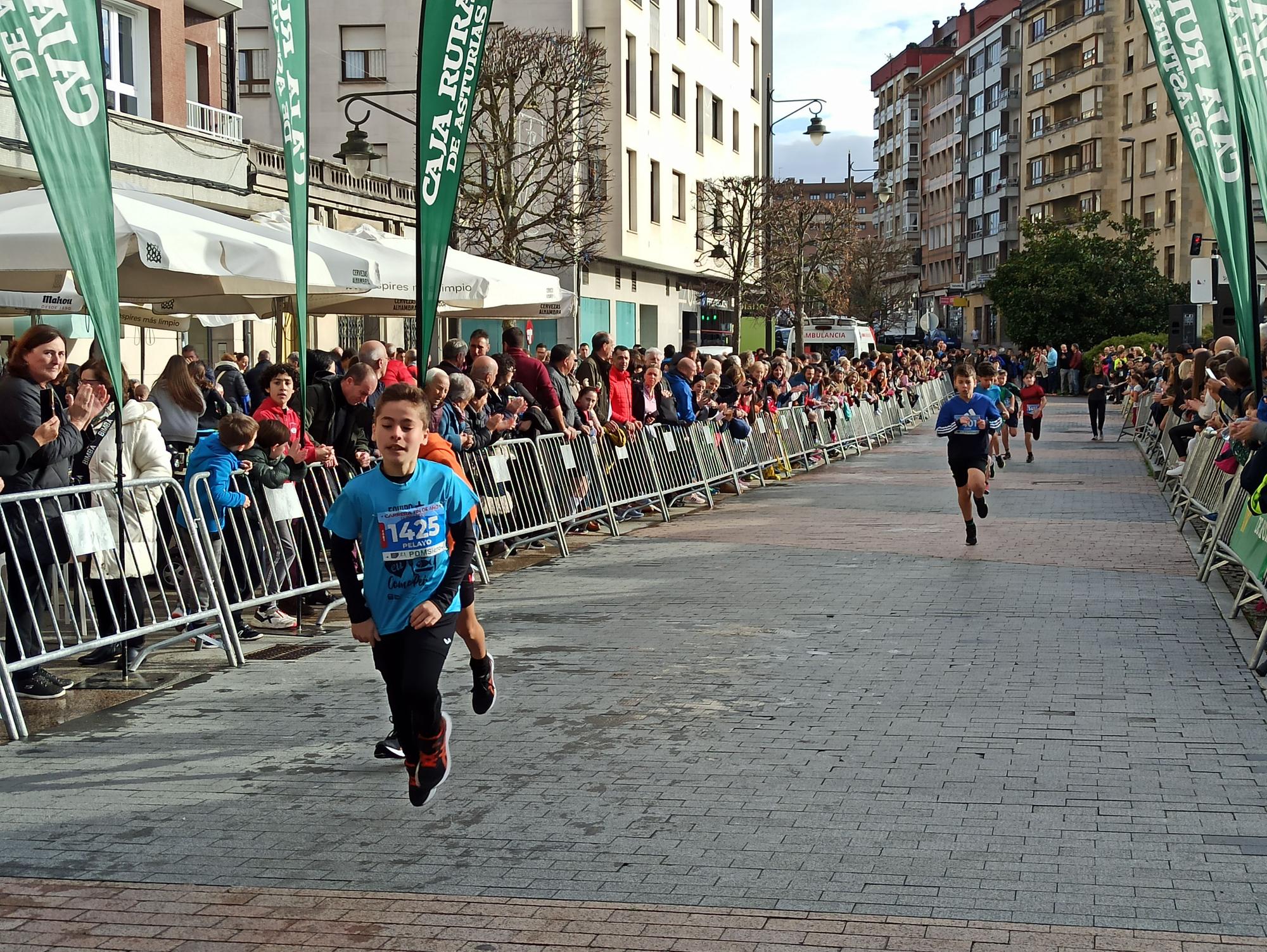 Casi 1.500 participantes disputan la carrera de Fin de Año de Pola de Siero