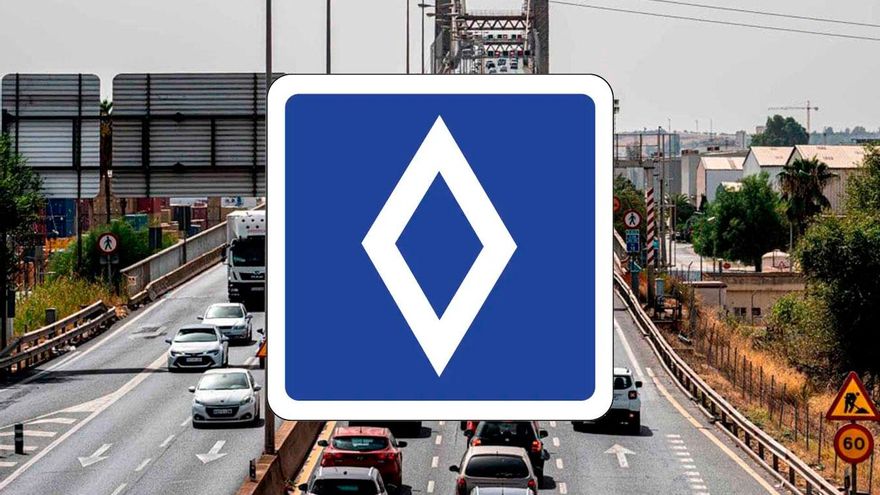 Llega la nueva señal &#039;diamante&#039;: esto tienes que hacer cuando la veas en la carretera