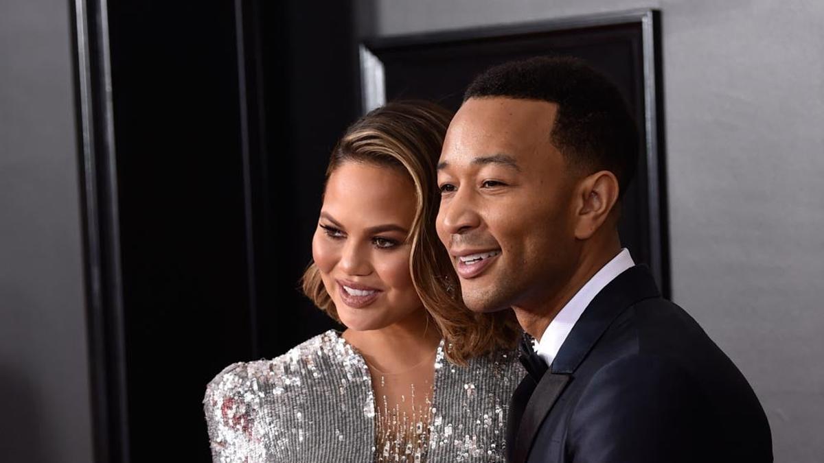 John Legend y Chrissy Teigen, muy elegantes en los Grammy 2018