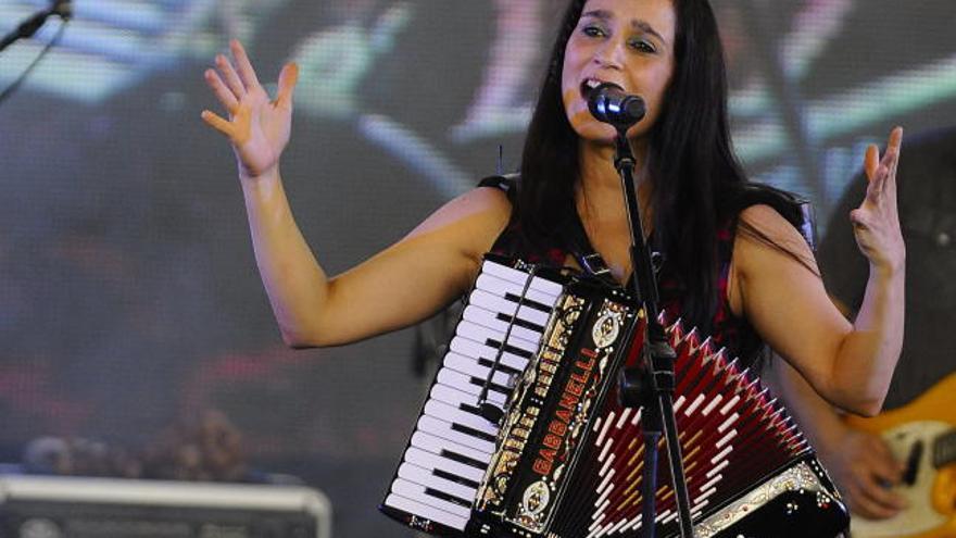 Macaco y Julieta Venegas, en los conciertos de la Feria de Julio