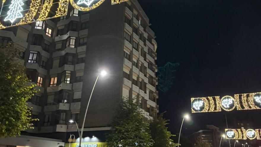 Primeras pruebas de las luces de Navidad en el barrio de La Arena