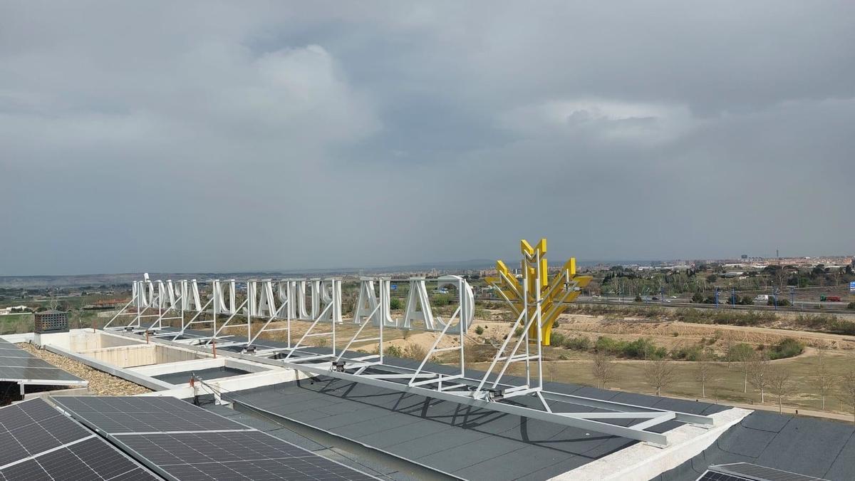 Se han instalado 264 plazas solares en el edificio Náyade.