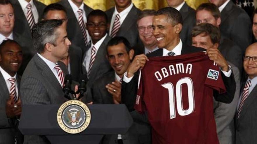 Obama y Messi comparten dorsal