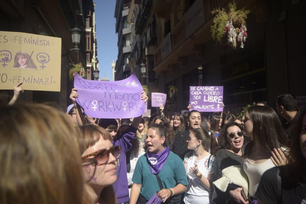 La feministas calientan motores antes de la manifestación del 8-M en Murcia