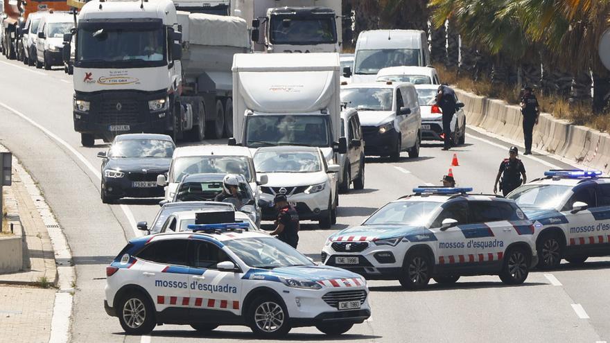 Puigdemont huye de los Mossos para impedir la &#039;Operación Jaula&#039;