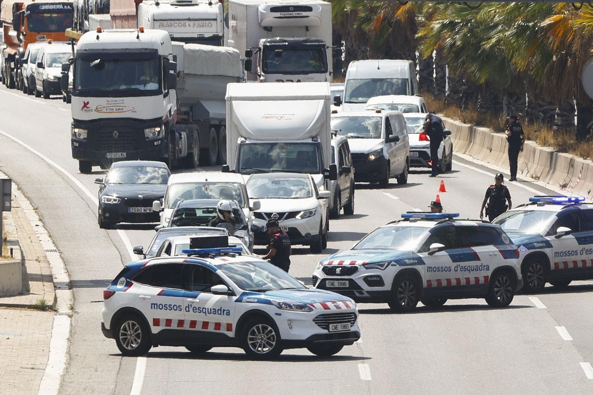 Puigdemont huye de los Mossos para impedir la Operación Jaula