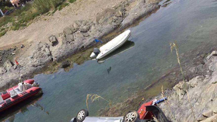 El vehicle va quedar arran de l&#039;aigua a la zona dels Caials · Diari de Girona