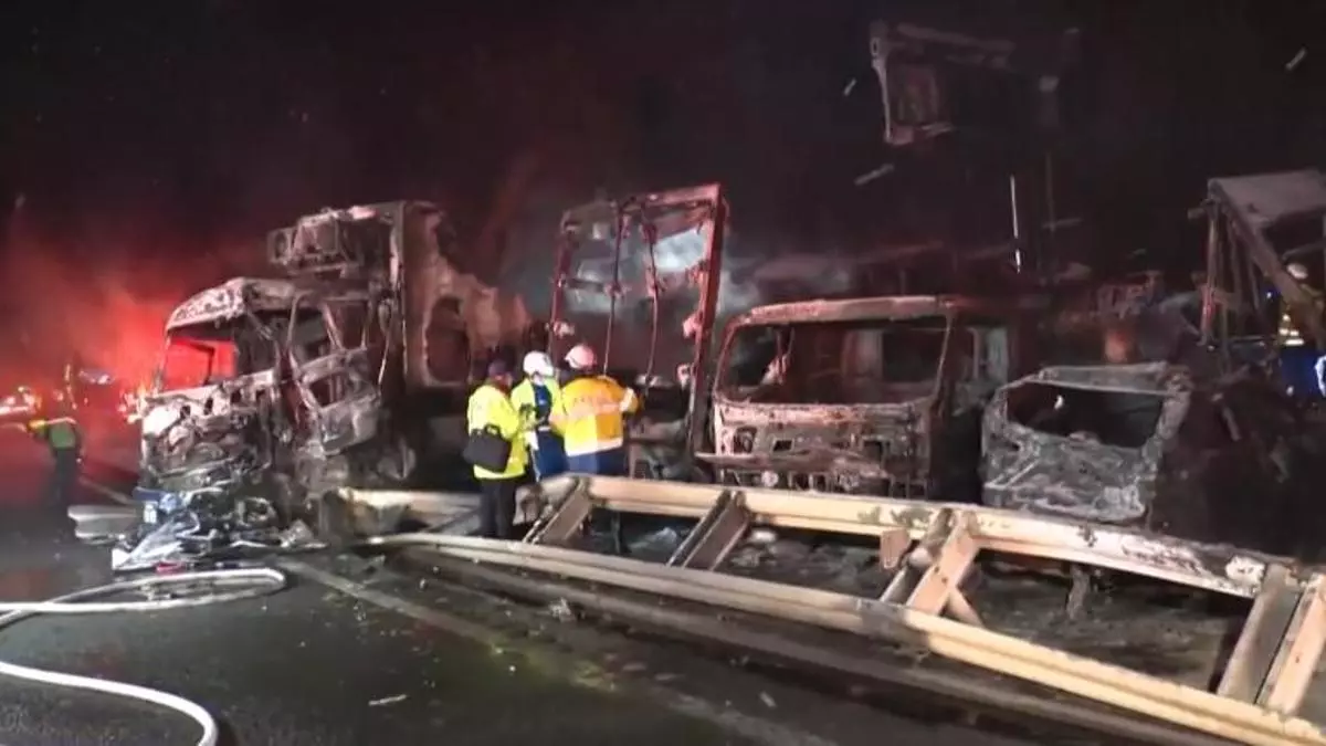 Un choque múltiple en una autopista de Japón deja al menos dos muertos y 26 heridos