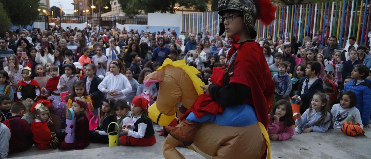 ‘Sankt Martin’ 8 Alumnos, docentes y familias han acercado esta fiesta alemana a la sociedad de Córdoba. | A.J. GONZÁLEZ