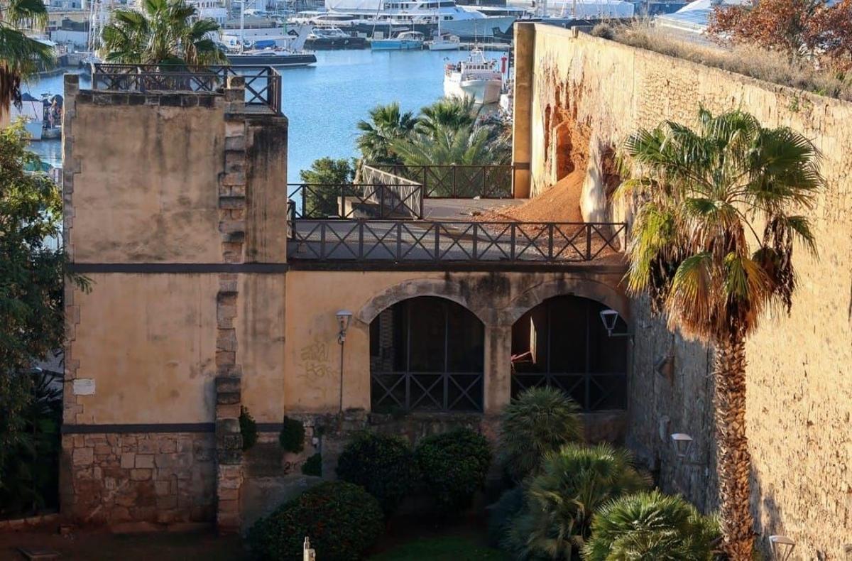 Einsturz am Turm im Baluard de Sant Pere.