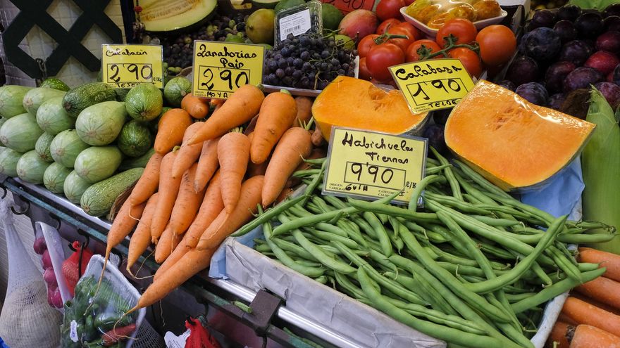 Puestos de verduras en el Mercado de Vegueta