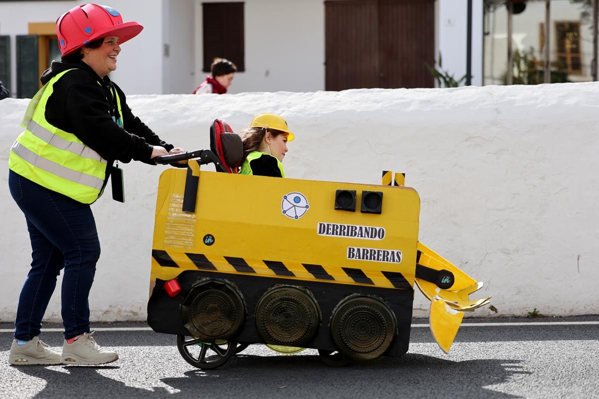 Todas las imágenes de la rúa de carnaval de Sant Josep