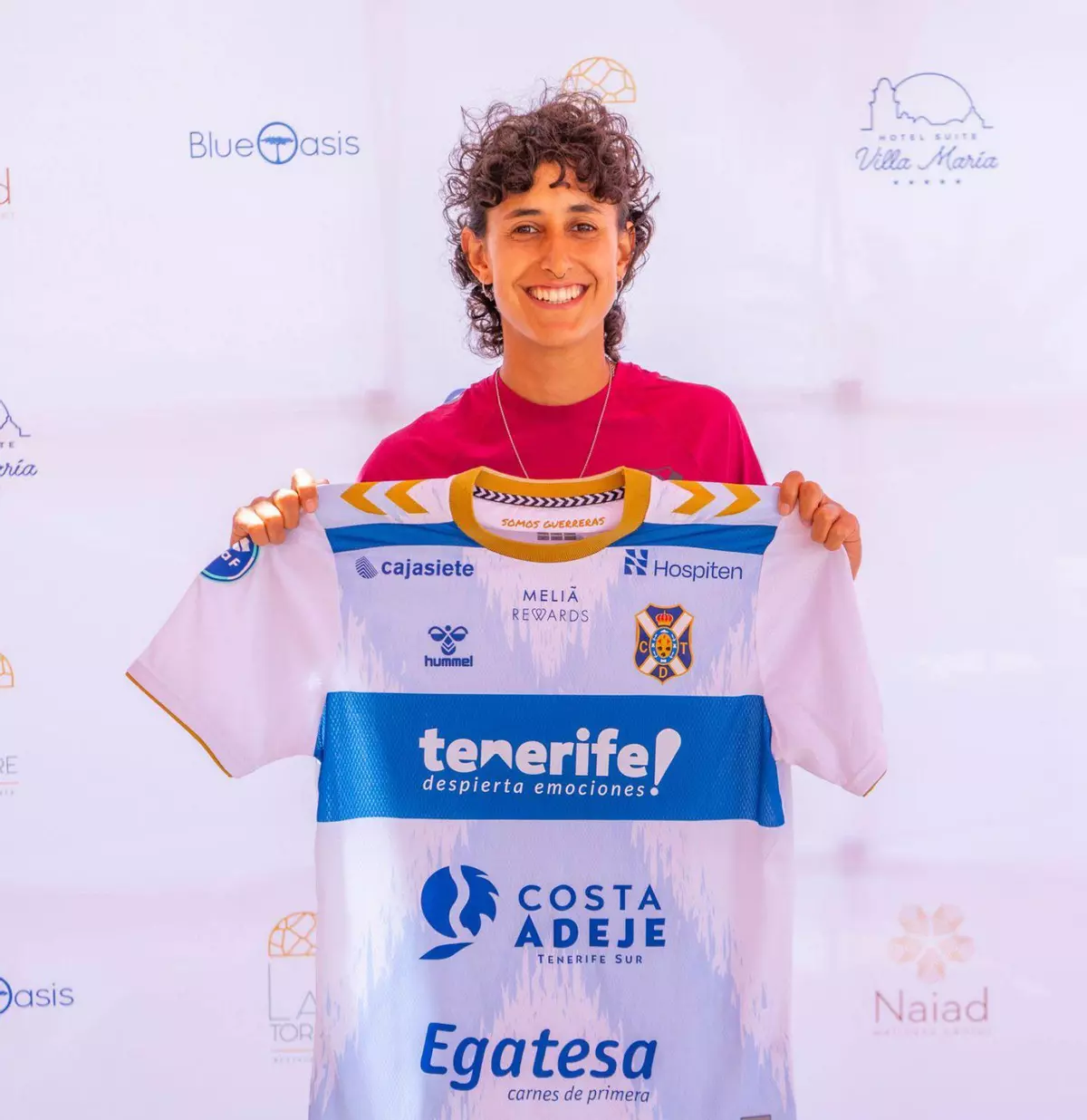 Veteranía y liderazgo para la zaga blanquiazul del Costa Adeje
