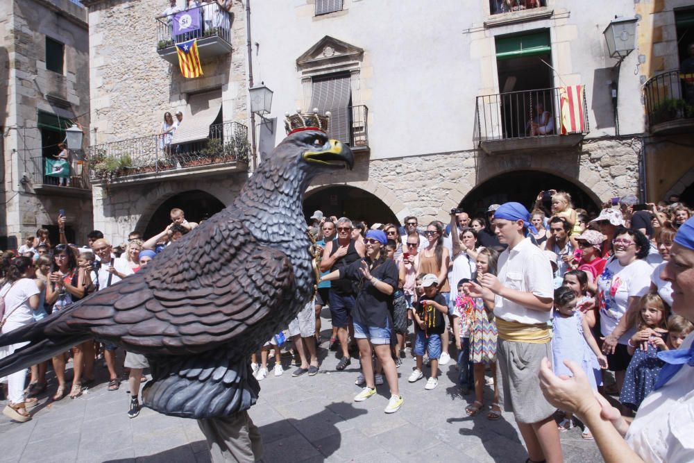 L''Àguila torna a la cercavila de Sant Genís a Torroella de Montgrí