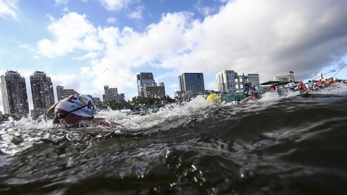 Paula Ruiz, al inicio de la prueba de aguas abiertas de Tokio 2020.