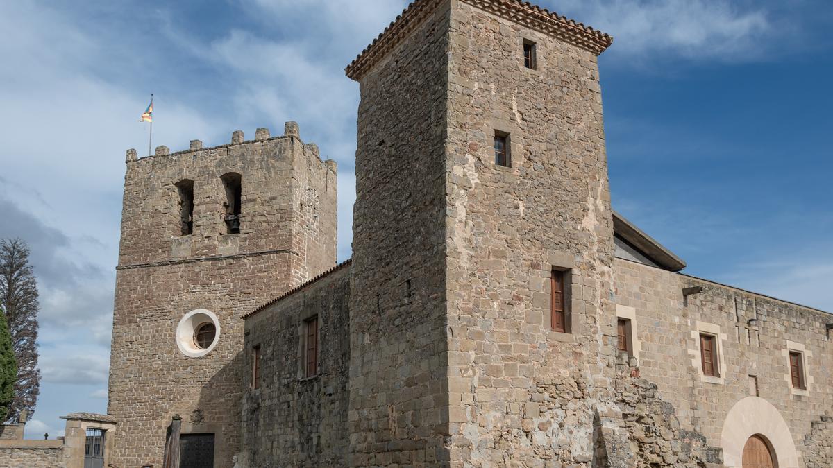 Campanar i Torre de l’Abat al monestir de Serrateix