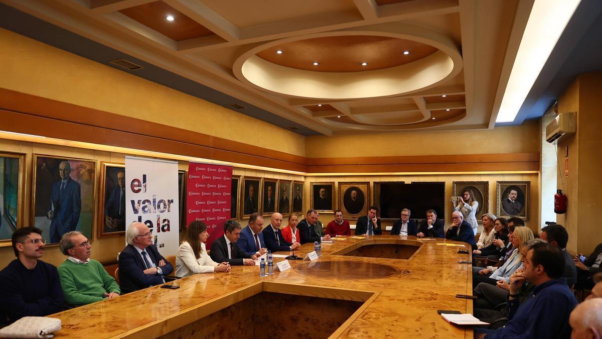 El encuentro de la UAX con los empresarios en la Cámara de Comercio.