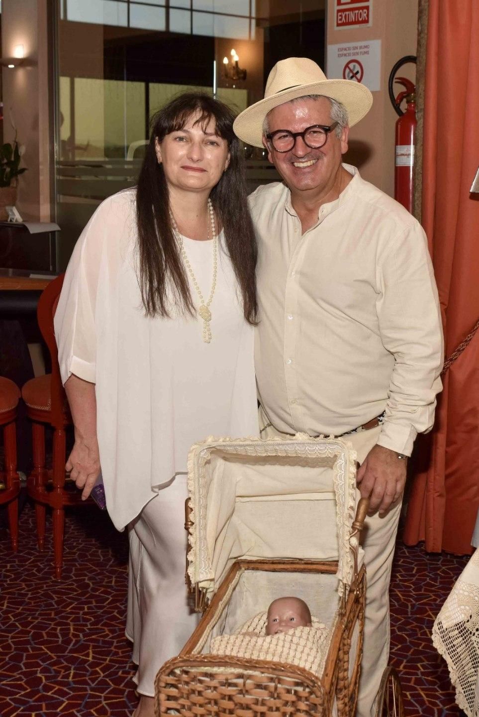 Asistentes a la fiesta de aniversario del Casino La Toja.