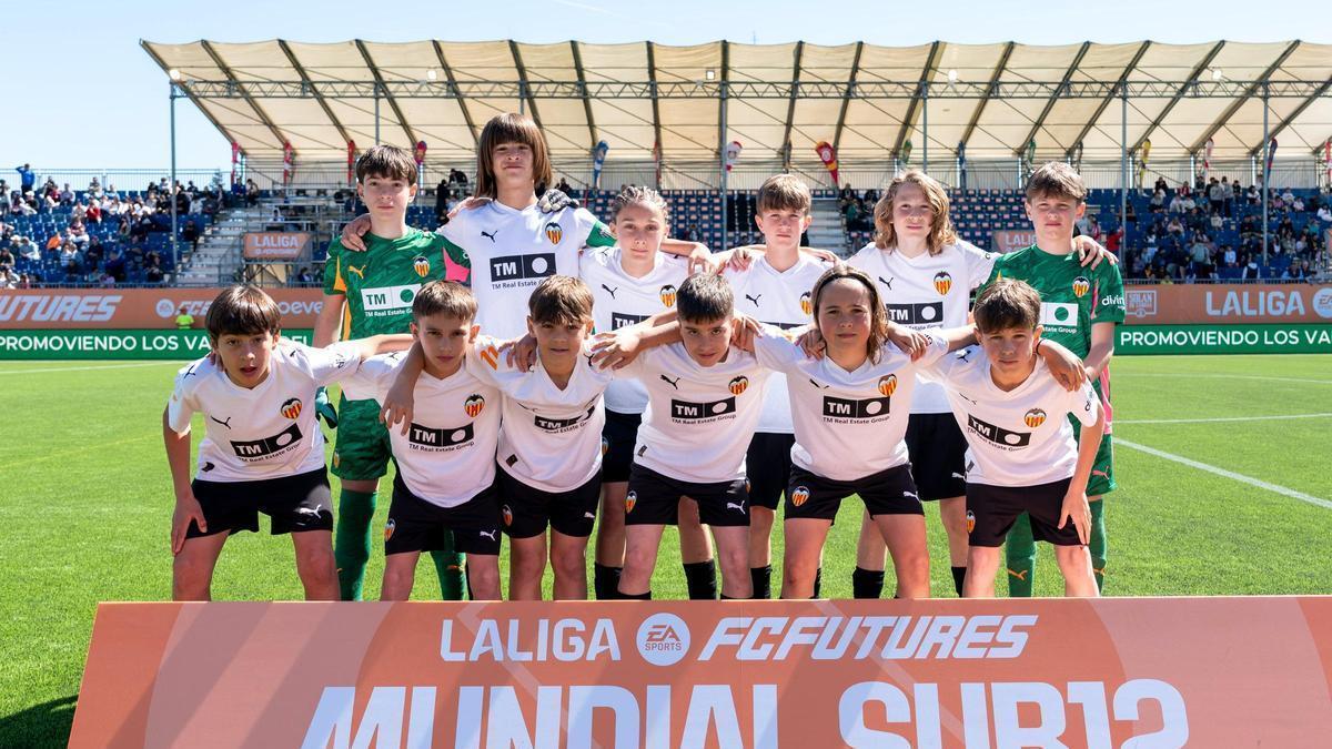 El Valencia CF gana al Villarreal CF y espera una ‘ayudita’ del FC Barcelona