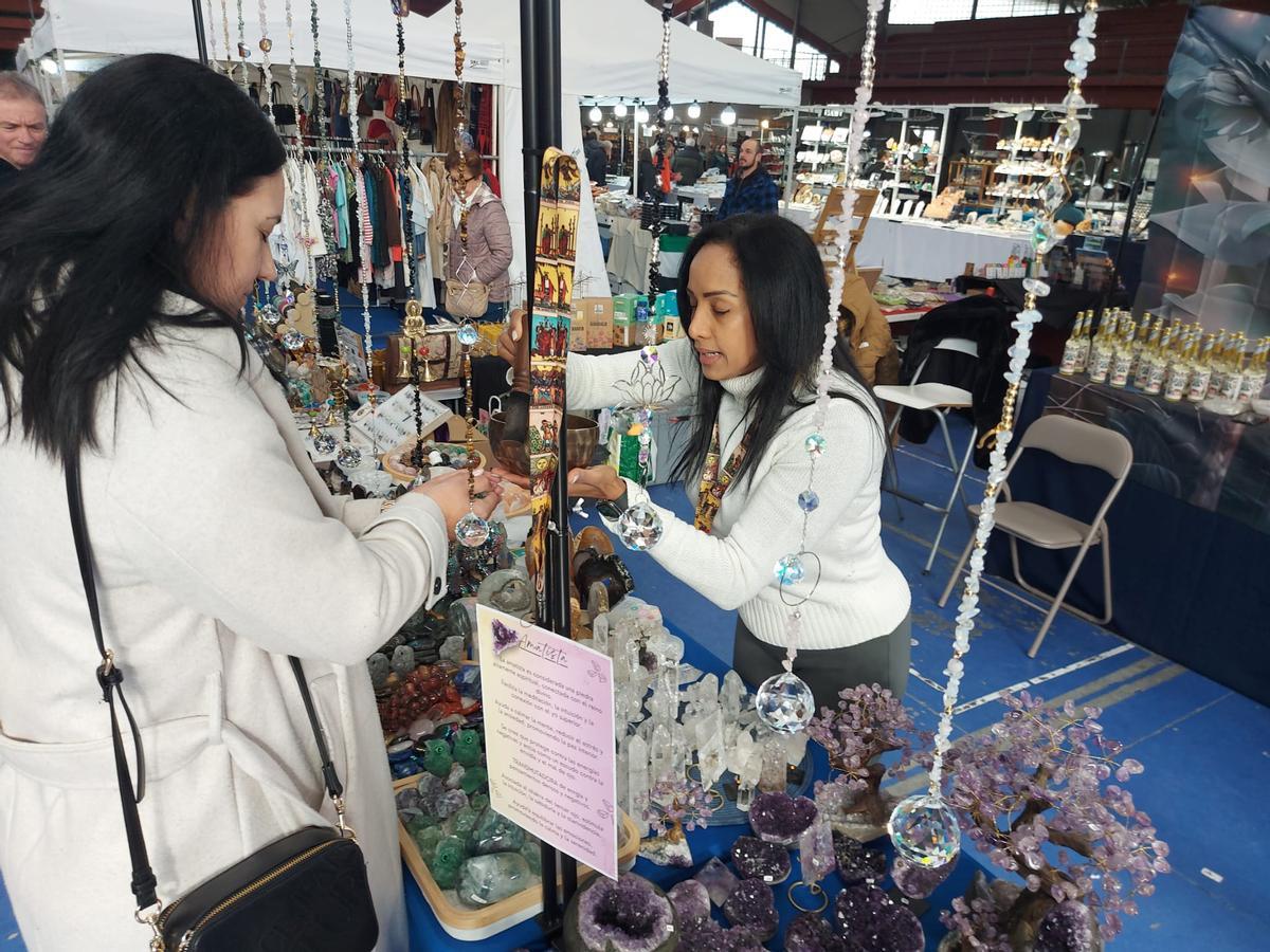 En imágenes: Éxito de la primera feria de fósiles, meteoritos y minerales de Vegadeo