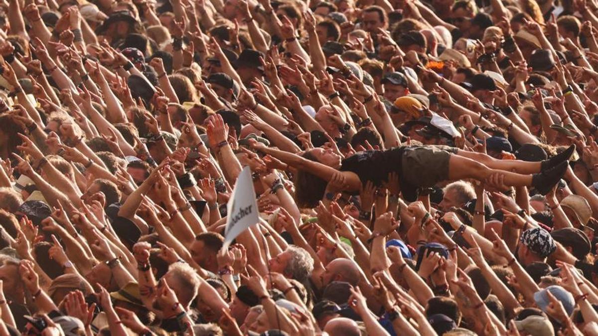 El festival más importante de Alemania, Wacken Open Air y dedicado al heavy metal, se celebra en el pequeño pueblo de Wacken, en Schleswig-Holstein, de menos de 2.000 habitantes.